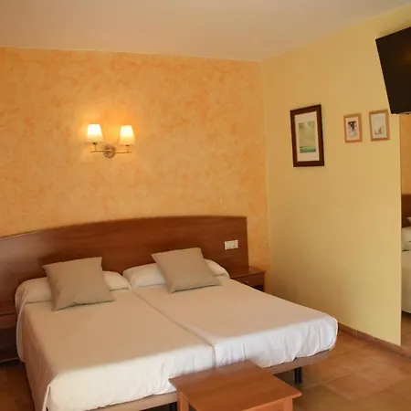 Erianob Hotel *