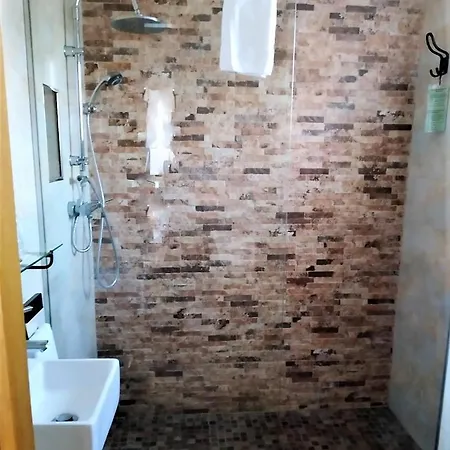 Szálloda Erianob *